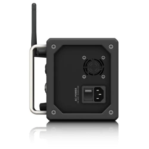 BEHRINGER XR18