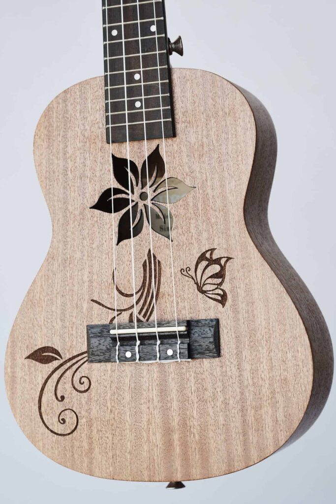 יוקללה קונצרט QUEEN UK24-45D