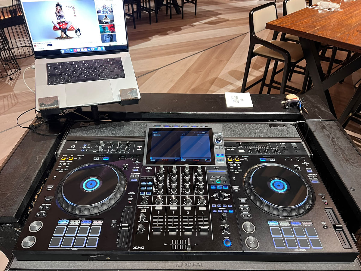 XDJ AZ & CASE מחווט יד 2